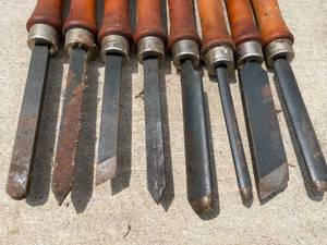 lot 123 image: Vintage Craftsman Chisel Set