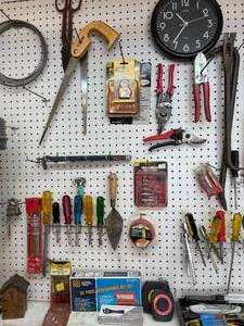 lot 139 image: Hand Tools