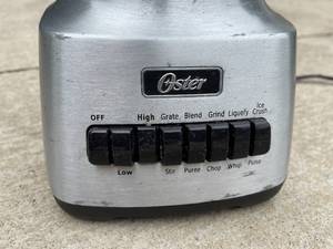lot 154 image: Oster Stainless Steel Blender