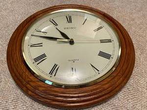lot 171 image: Seiko Battery Operated Wooden Wall Clock