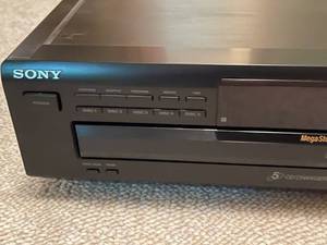 lot 175 image: Sony CD Player