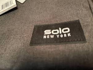 lot 189 image: Solo New York Slim Brief
