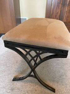 lot 192 image: Cheyenne Home Furnishings Padded Metal Bench