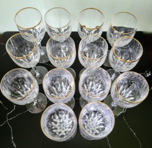 lot 28 image: Gorham Gold Rimmed Wine Glass Set