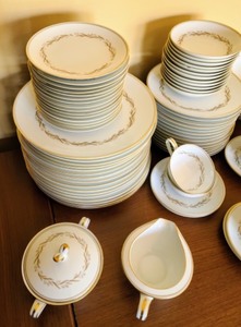 lot 29 image: Vintage Noritake Dish Set