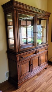 lot 30 image: Large Wooden Display HutchCabinet