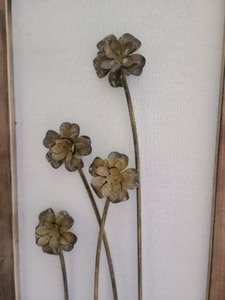 lot 31 image: Famed Metal Flowers