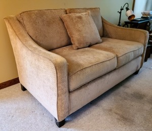 lot 35 image: Textured Tan Loveseat