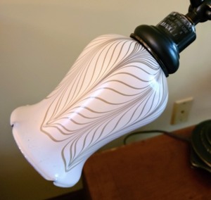 lot 39 image: Adjustable Table Lamp