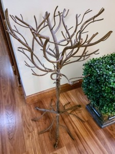 lot 91 image: Metal Decorative Tree and Faux Foliage