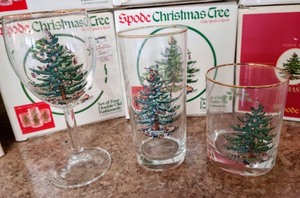 lot 96 image: Spode Christmas Tree Glass Sets
