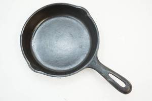 Cast iron skillet