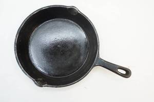 Cast iron skillet