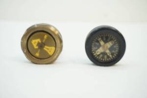 Hunting compasses