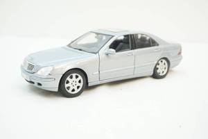 Maisto die cast collectible car