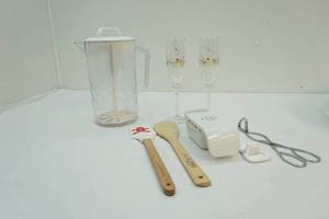 Glassware, pampered chef items