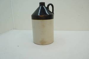 Shoulder jug