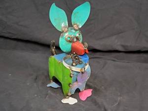 New Recycled Metal Garden Art Bobblehead  Spring Neck Chihuahua Dog