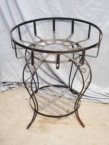 New Recycled Metal Round Table   Planter