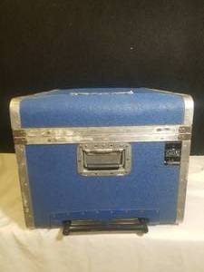 lot 9 image: Professional Grade Platt Guardsman Rolling Hard Case