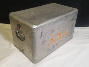 lot 112 image: Awesome Vintage Nesbitts Metal Cooler