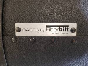 lot 11 image: Professional Grade Fiberbilt Cylinder Case