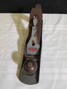 lot 26 image: Vintage Metal Hand Plane by Craftsman