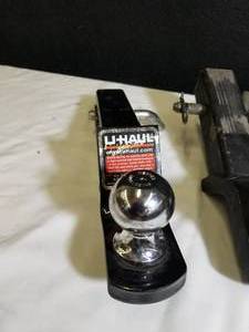 lot 124 image: Collection of Trailer Hitches