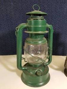 lot 109 image: Vintage Dietz Wizard Oil Railroad Lanterns