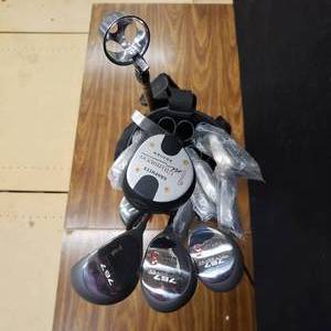 lot 116 image: Set of Mens Right Handed Golf Clubs- 767 Tour Series