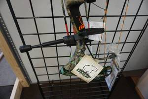 lot 4 image: Bear Archery Model The Truth 2 Compound Bow  Reserve Is $325.00