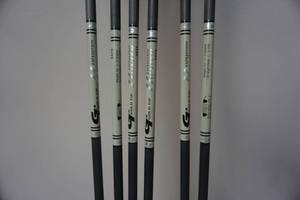 lot 13 image: 6  -  Gold Tip Lightning Carbon Target Arrows