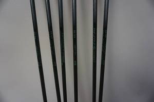 lot 14 image: 6  - Easton Carbon Storm Arrows