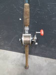 lot 3 image: VINTAGE WARDS HAWTHORNE - ONTARIO FISHING #60-6538 REEL WITH A VINTAGE UNMARKED ROD.