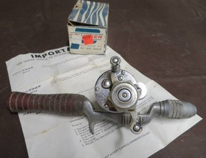 lot 22 image: PFLUEGER NO. 1895 REEL  ORIGINAL BOX  ROD HANDLE