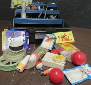 lot 37 image: FLAMBEAU OUTDOORS TACKLE BOX VINTAGE FISHING GEAR PLUS.