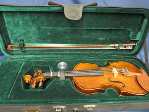 lot 50 image: CREMONA VIOLIN WITH HYGROMETER CASE