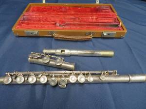 lot 57 image: VINTAGE ARTLEY FLUTE