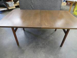 lot 88 image: SOLID WOOD RETRO TABLE