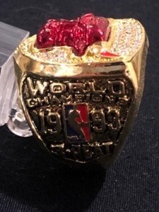 lot 10 image: Chicago Bulls Michael Jordon 1993 Championship Replica Ring