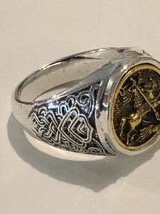 lot 112 image: Ring