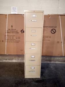 lot 5 image: 60 x 28 x 15 - 5 Draw metal file cabinet
