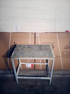lot 24 image: 40.5 x 24 x 41Very heavy duty steel table.