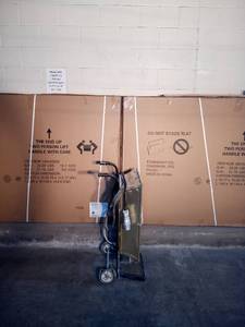 lot 31 image: Fostoria Sun Mite inferred heater (one broken wheel)