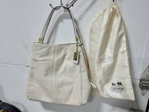 COACH Leather Purse With Dust Bag