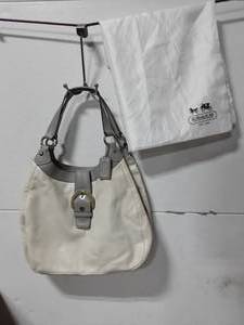 COACH Leather Purse With Dust Bag