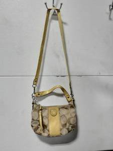 COACH Crossbody Signature Purse