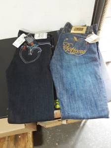 Soho Babe Jeans Size 5 Juniors With (New), New-Apple Bottoms Size 56