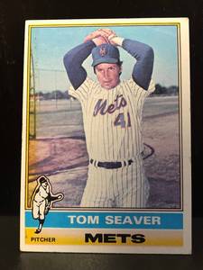 lot 77 image: Tom Seaver 1976 Topps