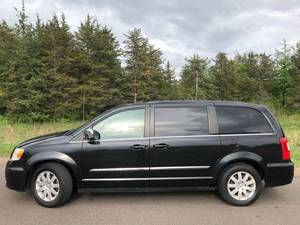2011 Chrysler Town and Country Touring L -  LOADED